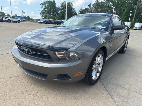 Used 2011 Ford Mustang Premium w/ 202A Rapid Spec Order Code RWD image 2
