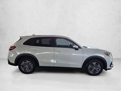 Used 2027 Honda HR-V LX image 4