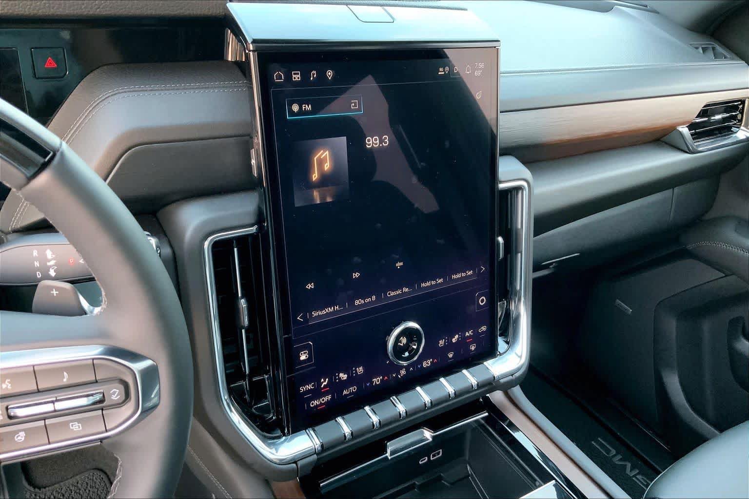 Used 2026 GMC Yukon Denali w/ Denali Reserve Package RWD image 6