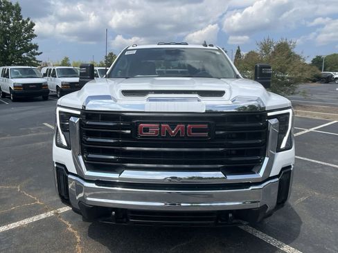 New 2024 GMC Sierra 2500 Pro w/ Convenience Package RWD image 2