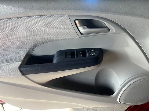 Used 2010 Honda Insight EX image 14