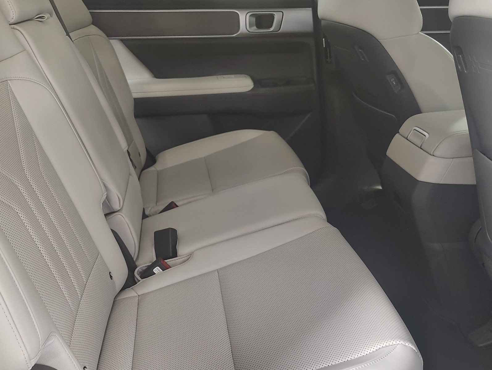 Certified 2026 Hyundai Santa Fe SEL AWD/4WD image 33