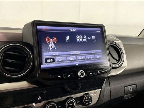 Used 2019 Toyota Tacoma SR5 AWD/4WD image 29