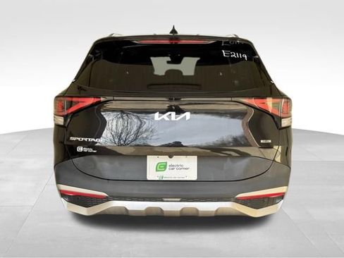 Used 2023 Kia Sportage EX AWD/4WD image 7