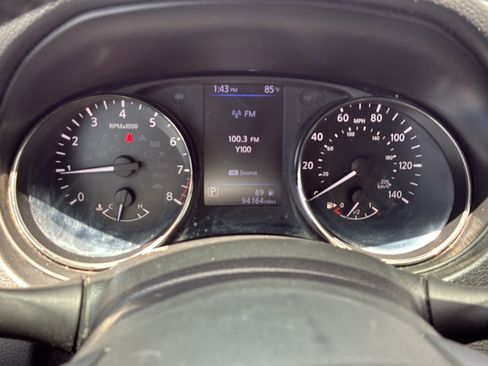 Used 2019 Nissan Rogue SV AWD/4WD image 33