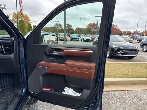 Used 2023 GMC Sierra 1500 Denali Ultimate image 6