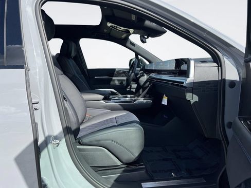 New 2026 Cadillac Escalade IQ Luxury 1 AWD/4WD image 33