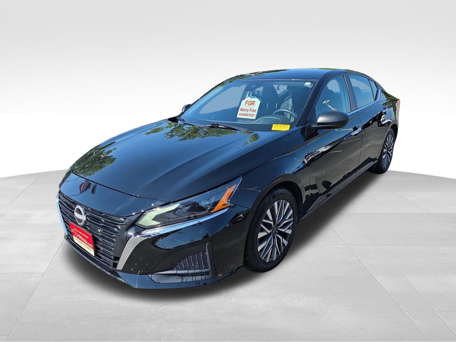 Used 2024 Nissan Altima 2.5 SV FWD image 1