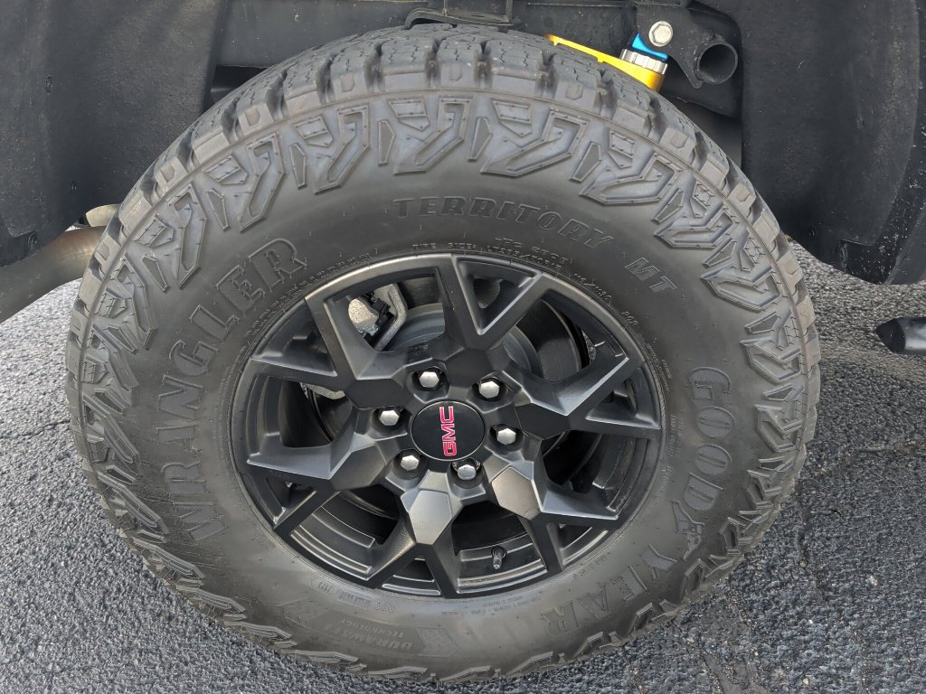 Used 2024 GMC Canyon AT4X AWD/4WD image 10