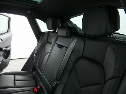 New 2026 Porsche Macan image 23