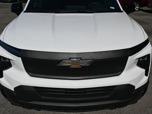 Used 2024 Chevrolet Silverado EV W/T image 12