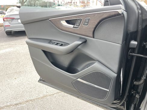 Used 2019 Audi Q8 Prestige image 13