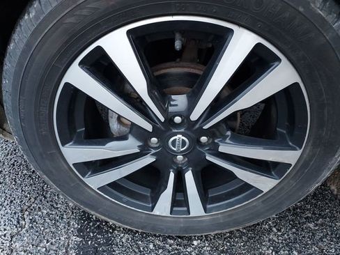 Used 2019 Nissan Kicks SR w/ SR Premium Package image 20