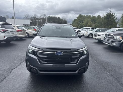 Used 2025 Subaru Forester Touring image 3