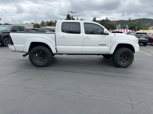 Used 2015 Toyota Tacoma PreRunner w/ TRD Sport Package RWD image 4