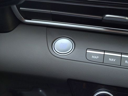 Used 2024 Hyundai Elantra SEL w/ Convenience Package image 20