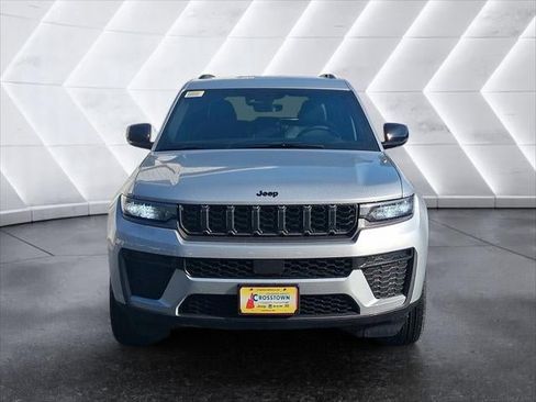 New 2026 Jeep Grand Cherokee Altitude AWD/4WD image 25