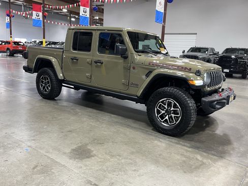 Certified 2025 Jeep Gladiator Rubicon AWD/4WD image 7