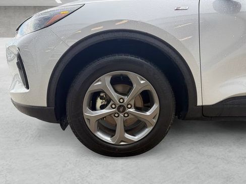 Certified 2025 Ford Escape ST-Line FWD image 24