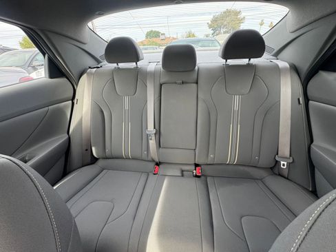 Used 2025 Hyundai Elantra SEL image 38