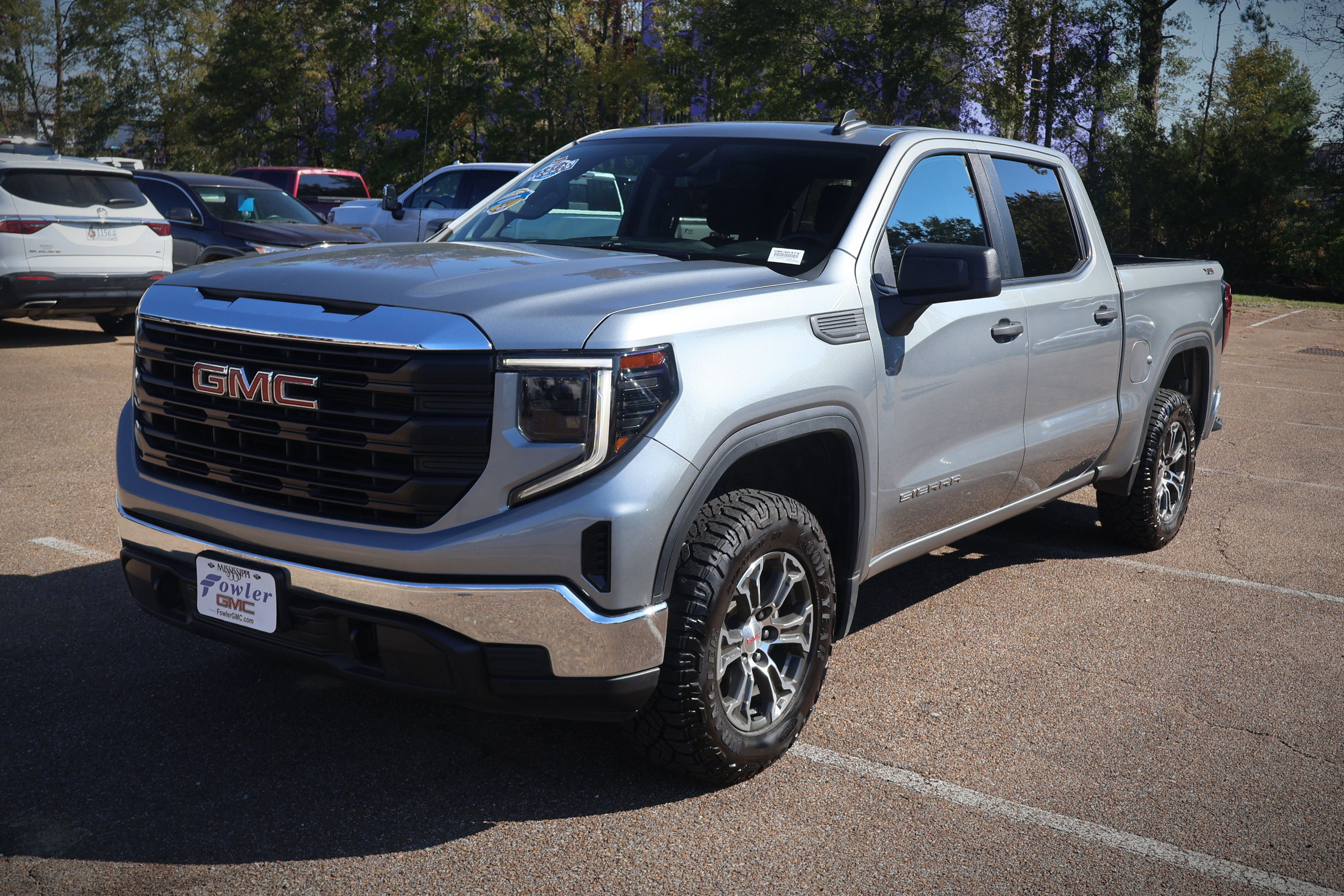 Used 2024 GMC Sierra 1500 Pro AWD/4WD image 1