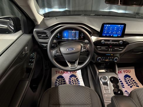 Used 2025 Ford Escape Active AWD/4WD image 9