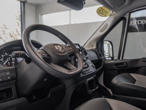 Used 2025 RAM ProMaster 2500 w/ Convenience Group FWD image 7