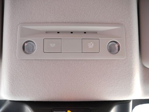 Certified 2025 Nissan Kicks SV w/ Illumination Package image 35