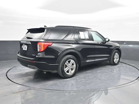 Used 2023 Ford Explorer XLT w/ Equipment Group 202A image 8