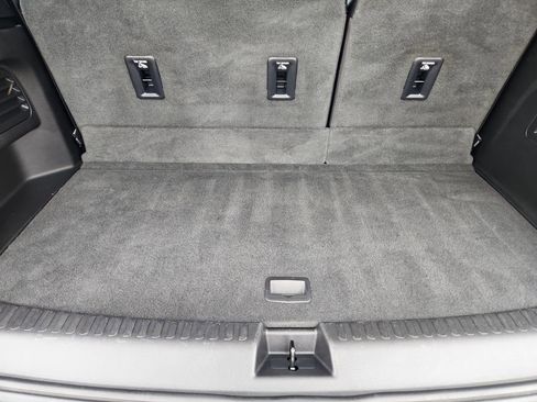 Used 2024 Chevrolet Traverse RS FWD image 33