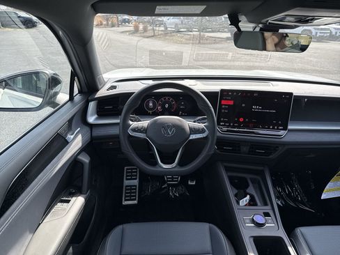 New 2026 Volkswagen Tiguan SE R-Line AWD/4WD image 15
