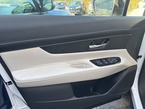 New 2026 Nissan Murano SV AWD/4WD image 17