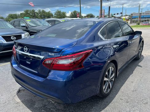 Used 2016 Nissan Altima 2.5 SR FWD image 5