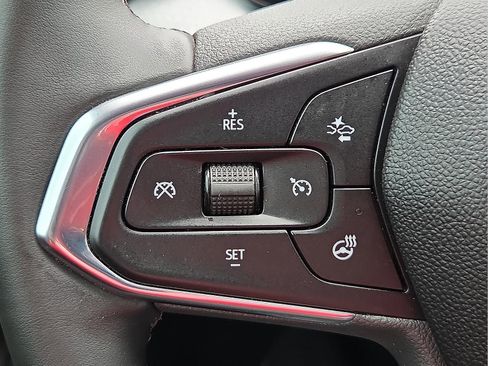 Certified 2025 Chevrolet Trax LT w/ Driver Confidence Package image 20