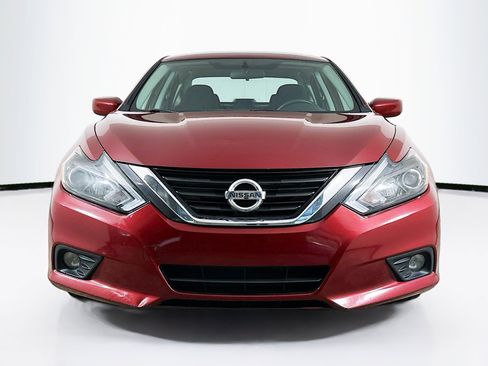 Used 2017 Nissan Altima 2.5 SR image 2