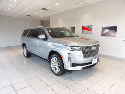 Used 2023 Cadillac Escalade ESV Premium Luxury Platinum w/ LPO, Radiant Package image 2