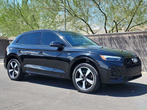 Used 2023 Audi Q5 2.0T Prestige w/ Prestige Package AWD/4WD image 2