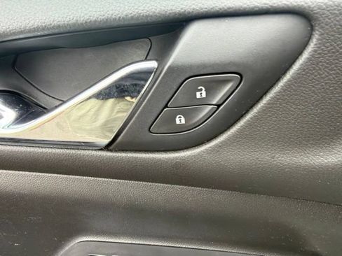 Used 2020 GMC Acadia SLE w/ Driver Convenience Package FWD image 28