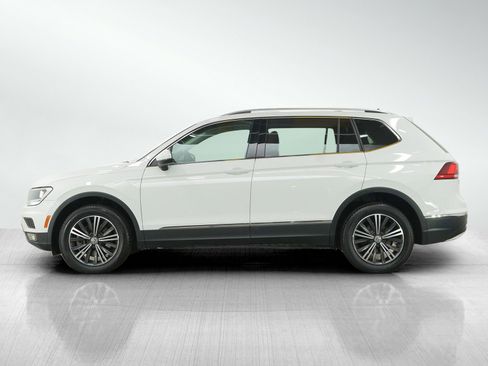 Used 2018 Volkswagen Tiguan SEL AWD/4WD image 2