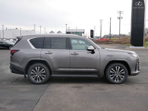 New 2026 Lexus LX 600 4WD w/ Premium Package image 7