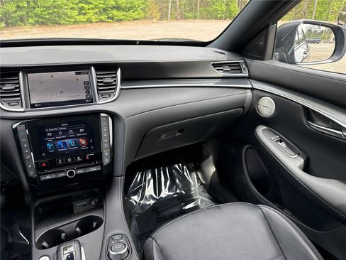 Used 2023 INFINITI QX50 Sport image 15