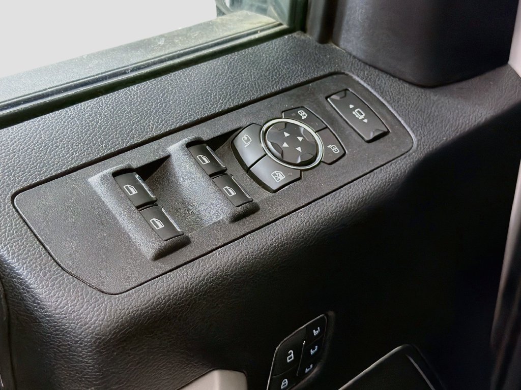 Used 2021 Ford F250 Lariat w/ Lariat Ultimate Package AWD/4WD image 23
