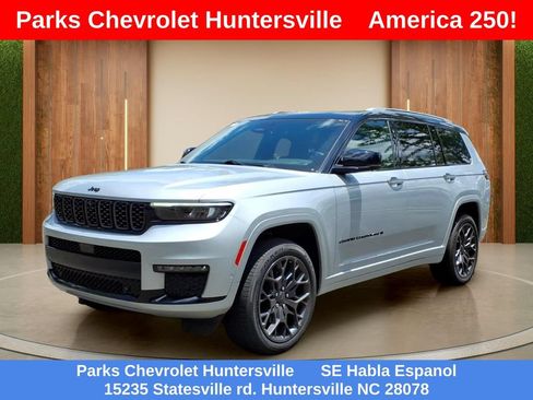 Used 2023 Jeep Grand Cherokee L Summit AWD/4WD image 29
