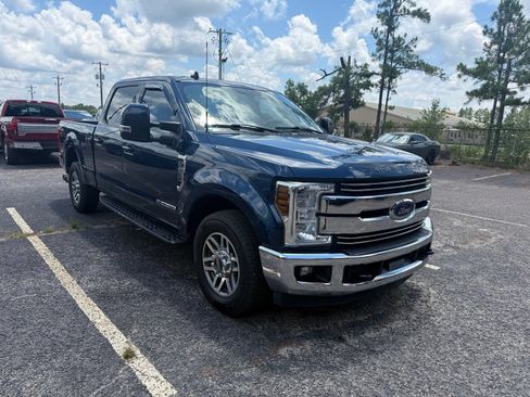 Used 2019 Ford F250 Lariat w/ Lariat Value Package RWD image 1