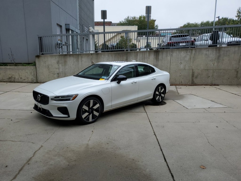 Used 2024 Volvo S60 T8 Plus w/ Climate Package AWD/4WD image 3