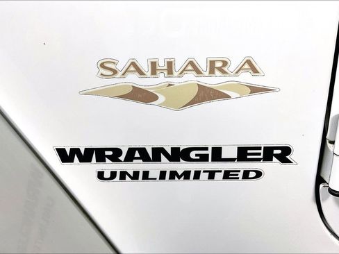 Used 2015 Jeep Wrangler Unlimited Sahara w/ Connectivity Group image 14