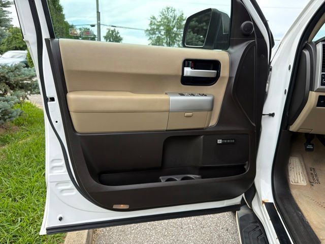 Used 2008 Toyota Sequoia Limited AWD/4WD image 16