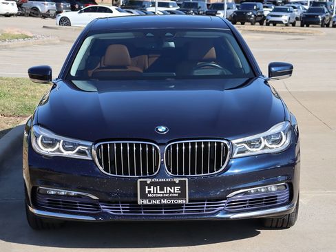 Used 2017 BMW 750i xDrive image 3