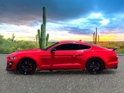 Used 2021 Ford Mustang Shelby GT500 w/ Technology Package RWD image 3