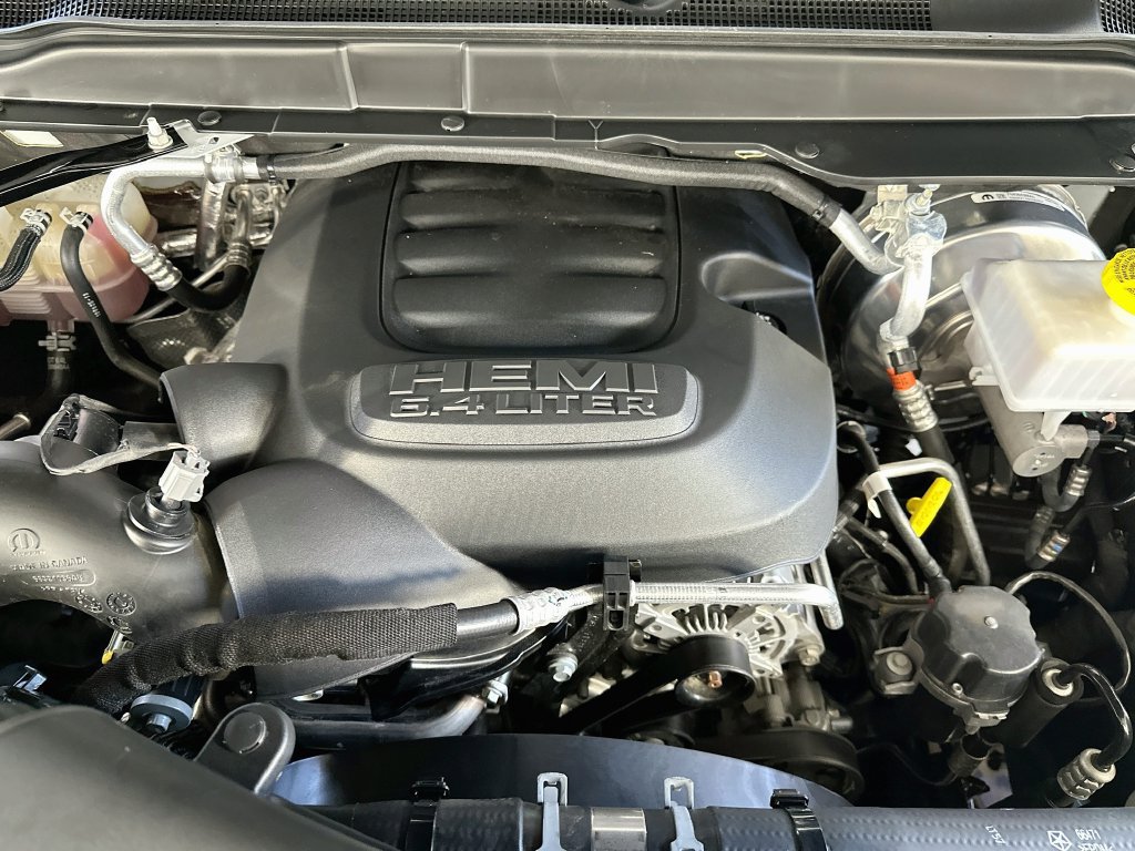 Used 2025 RAM 2500 Big Horn AWD/4WD image 31